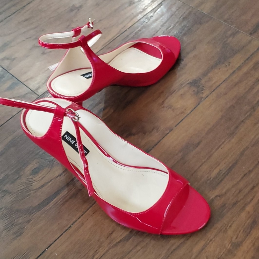 Shoes - Picture 2 of 3
